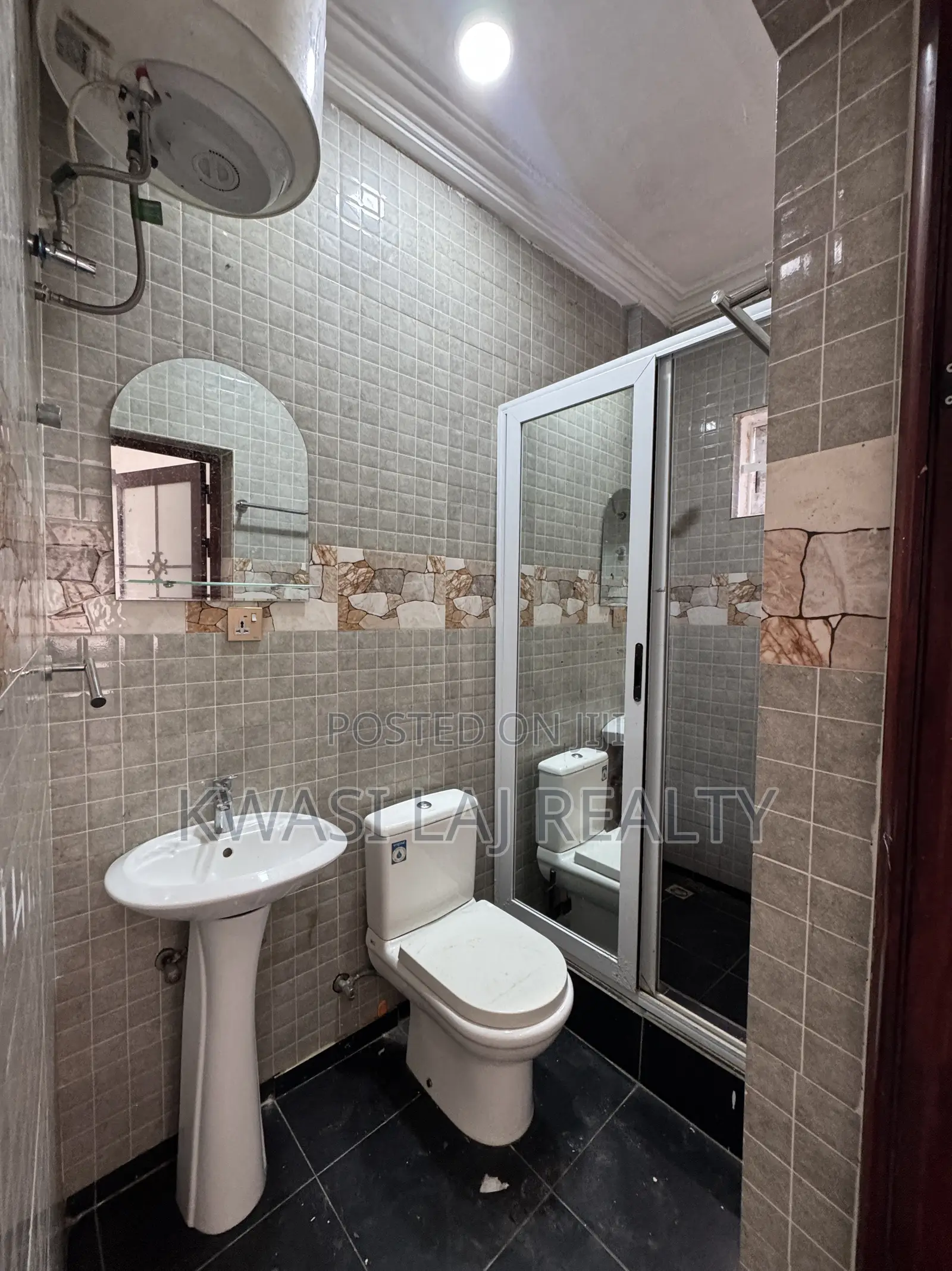 2bdrm Apartment in Whitecross, Weija for rent in Weija
