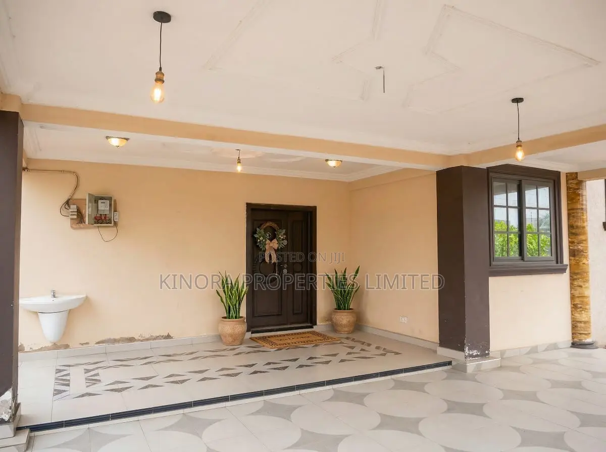 Furnished 4bdrm Duplex in Lakeside for sale in Lake Side Estate