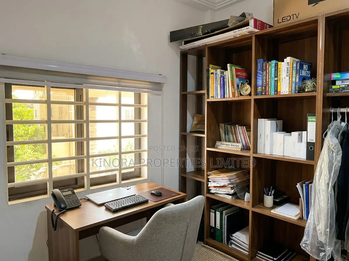 Furnished 4bdrm Duplex in Lakeside for sale in Lake Side Estate
