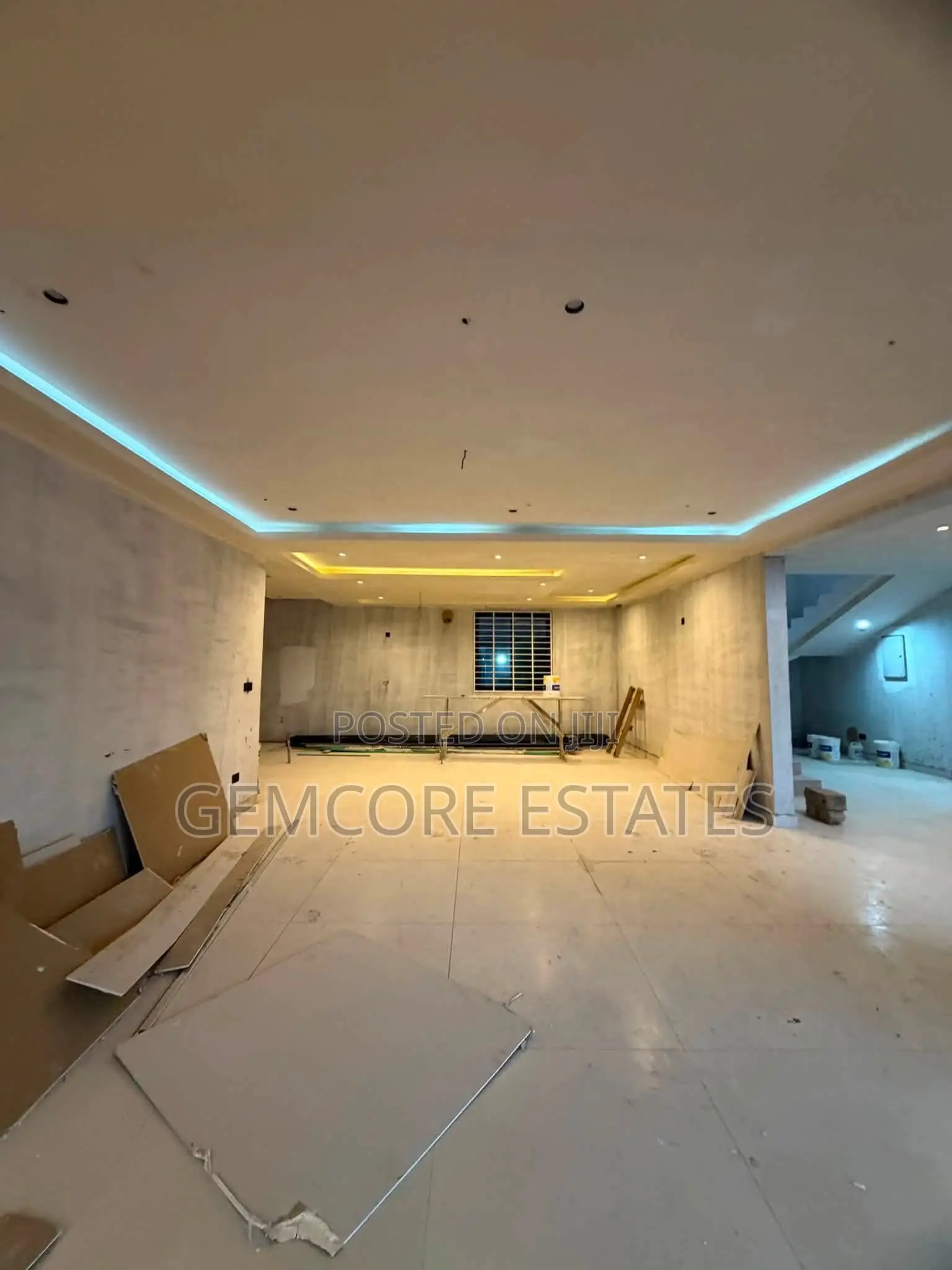 7bdrm Mansion in Adjiringanor, Adjiriganor for sale in Adjiriganor
