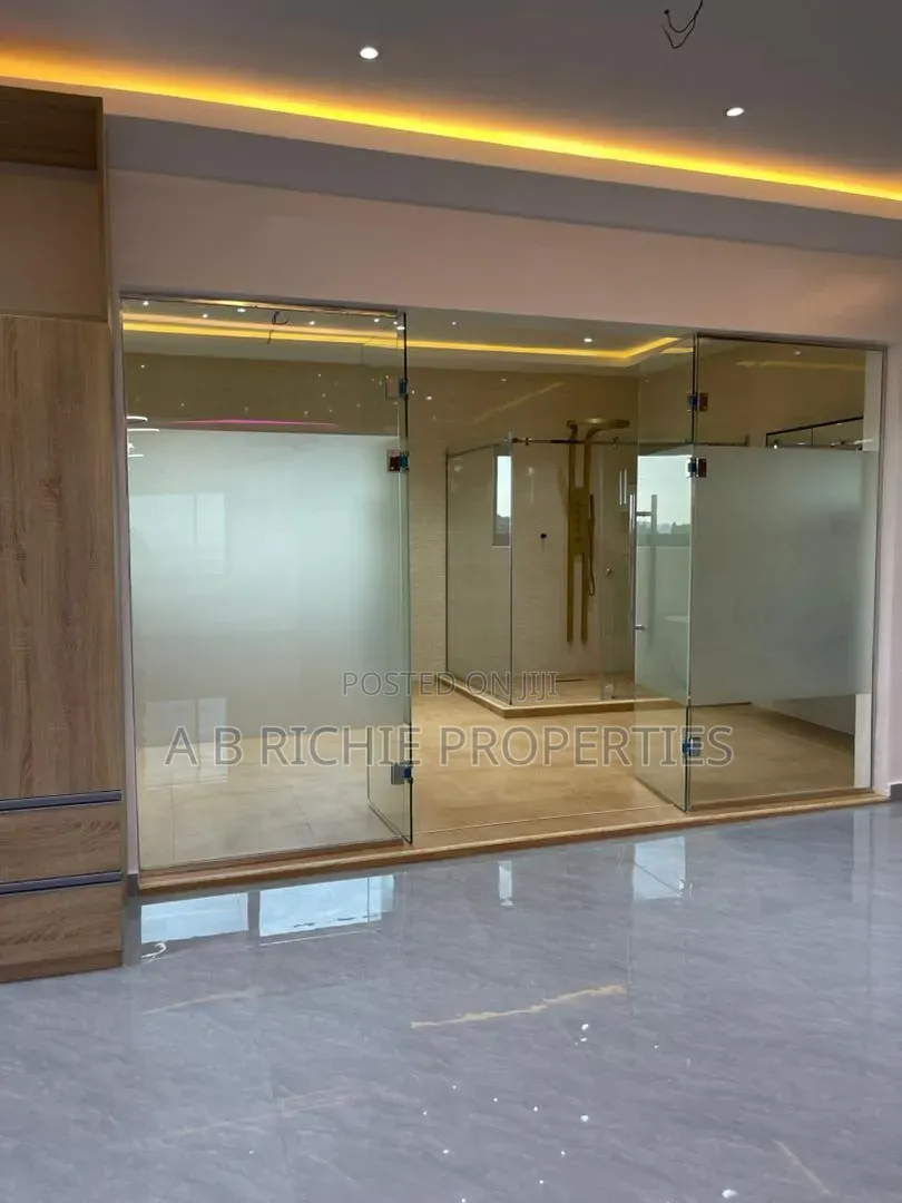 5bdrm House in Ab Richie Properties, Police Station for sale in Police Station