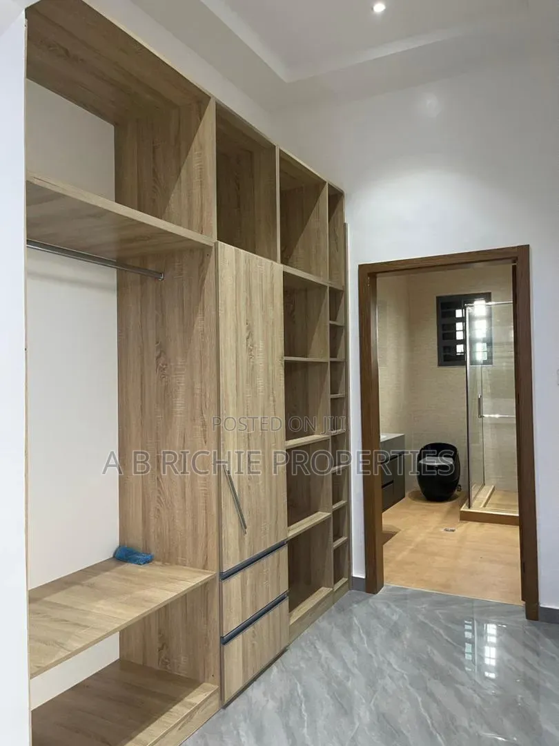 5bdrm House in Ab Richie Properties, Police Station for sale in Police Station