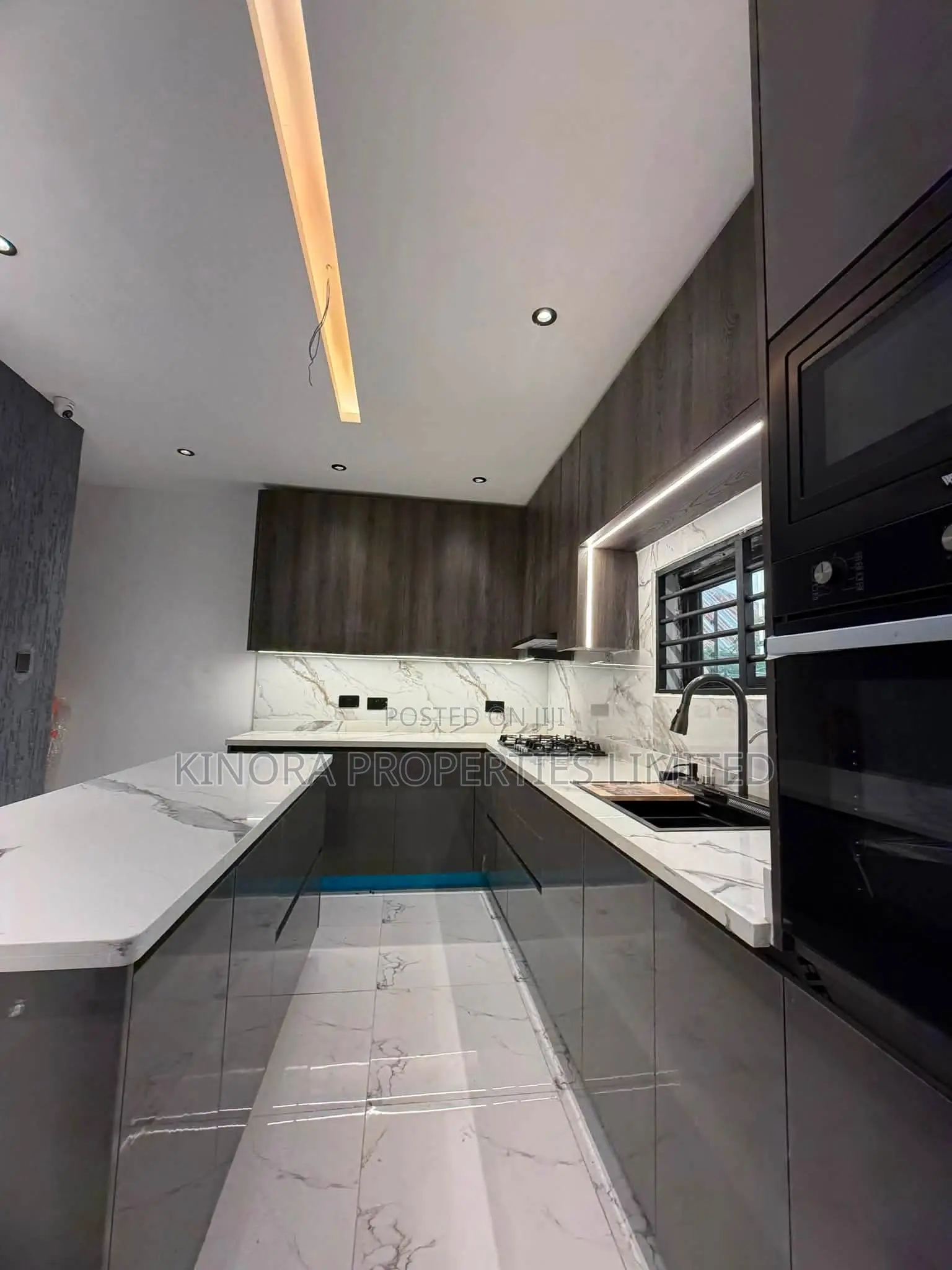 3bdrm Duplex in Lakeside Community 8, Adenta for sale in Adenta