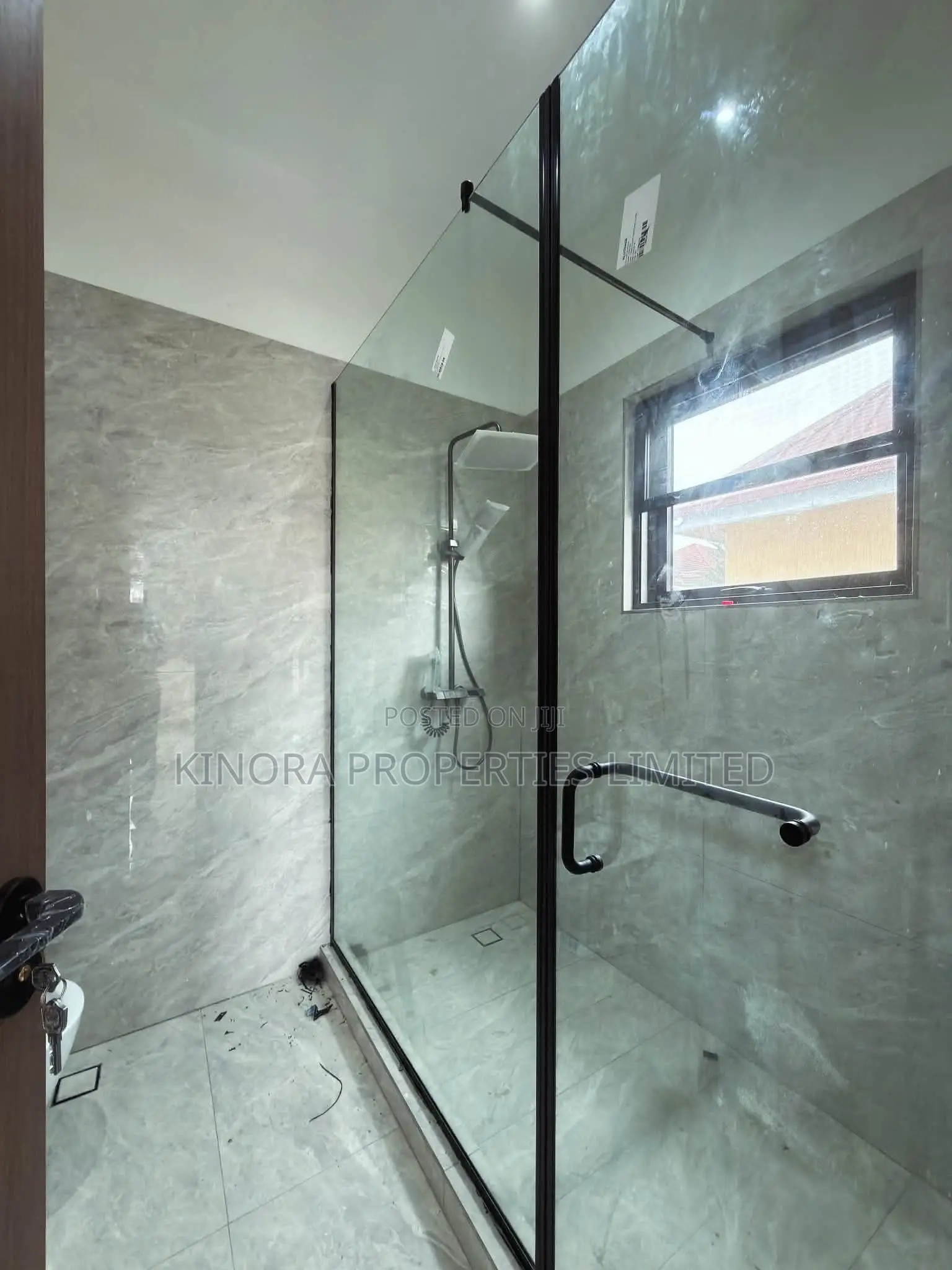 5bdrm Duplex in East Legon for sale in East Legon