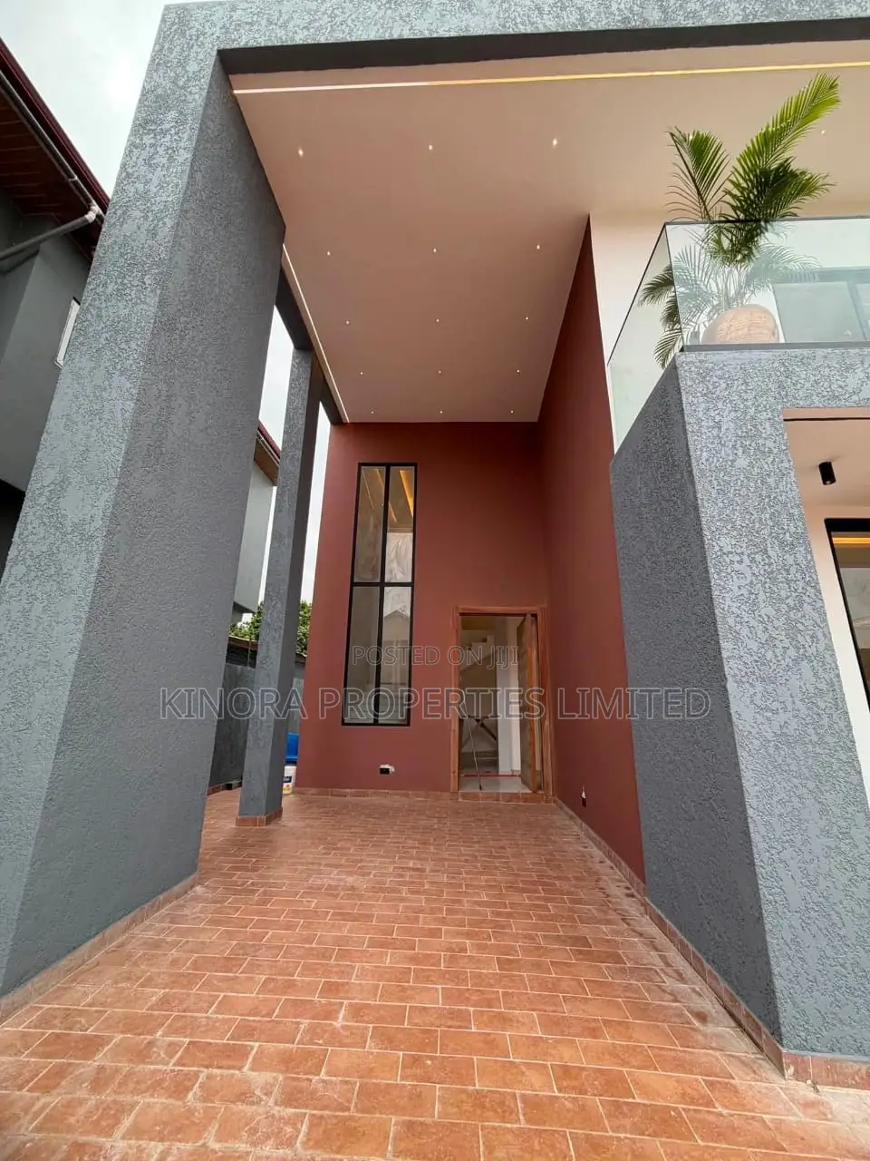 5bdrm Duplex in North Legon for sale in North Legon