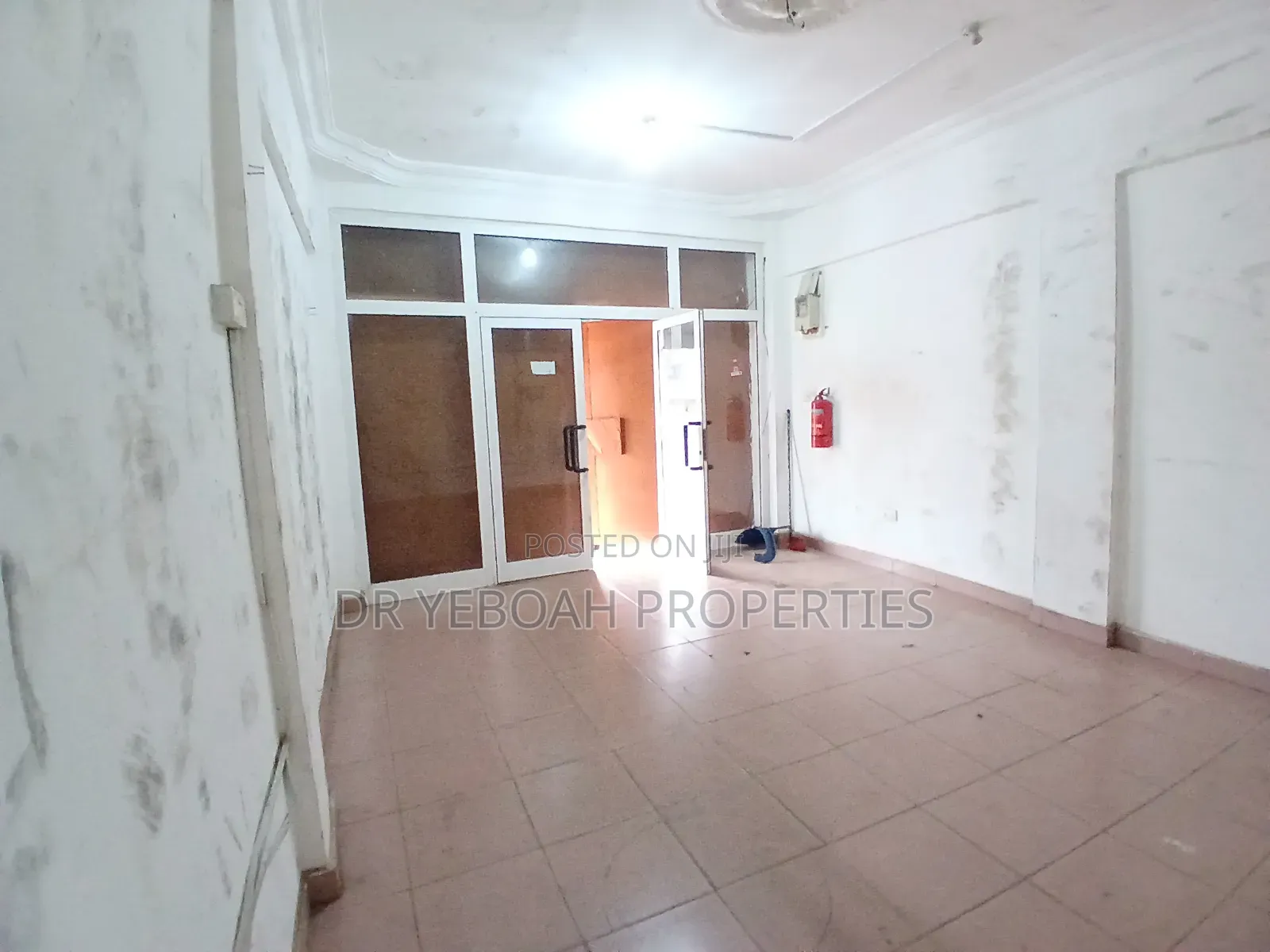 Spintex Road Baatsona:- Shop for Rent in Coca Cola