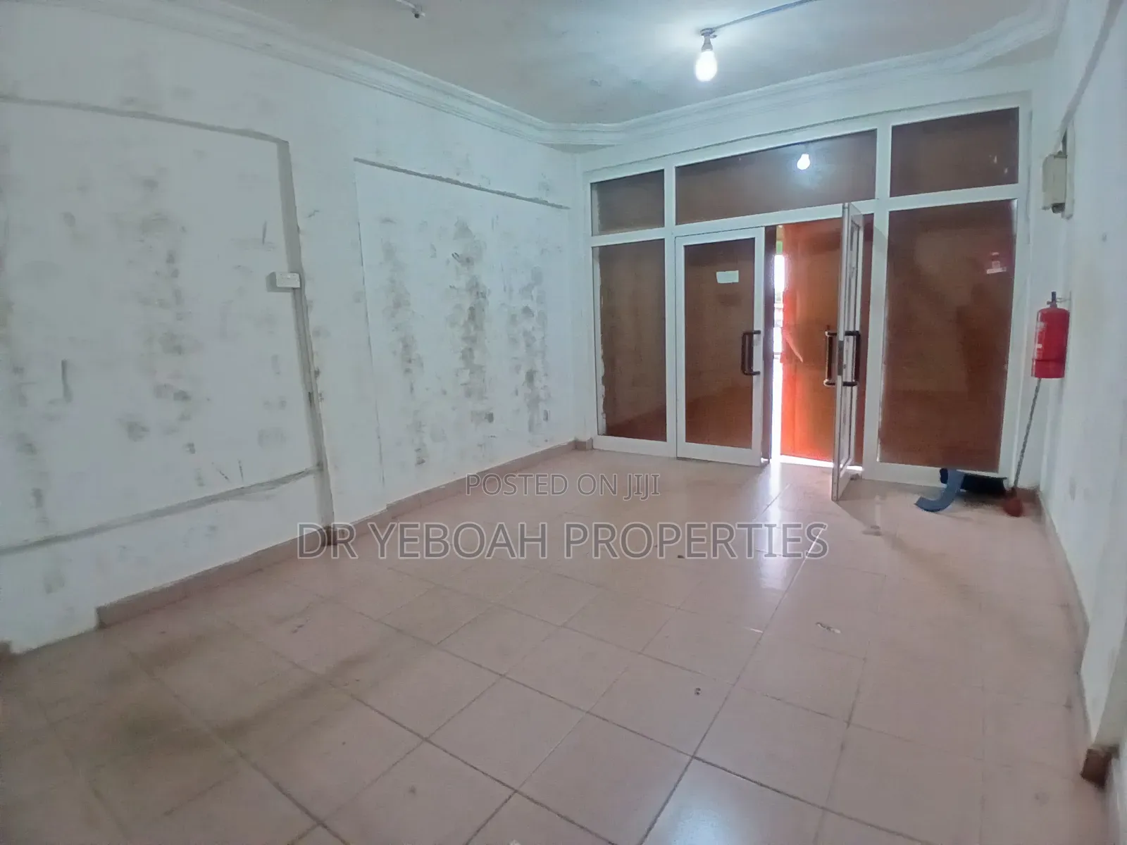 Spintex Road Baatsona:- Shop for Rent in Coca Cola