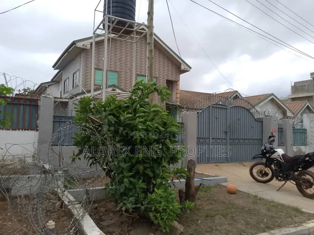 3bdrm House in Self Compound, Lake Side Estate for rent in Lake Side Estate