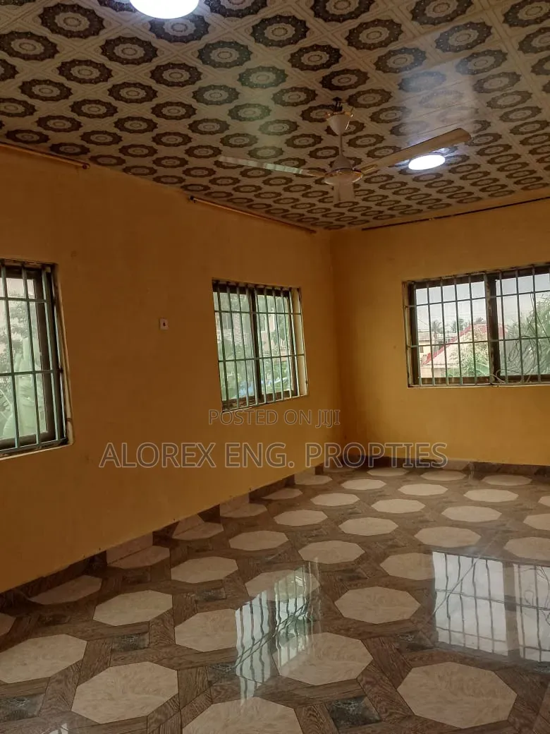 3bdrm House in Self Compound, Lake Side Estate for rent in Lake Side Estate
