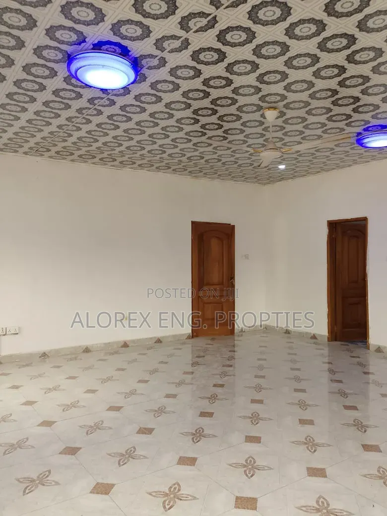 3bdrm House in Self Compound, Lake Side Estate for rent in Lake Side Estate