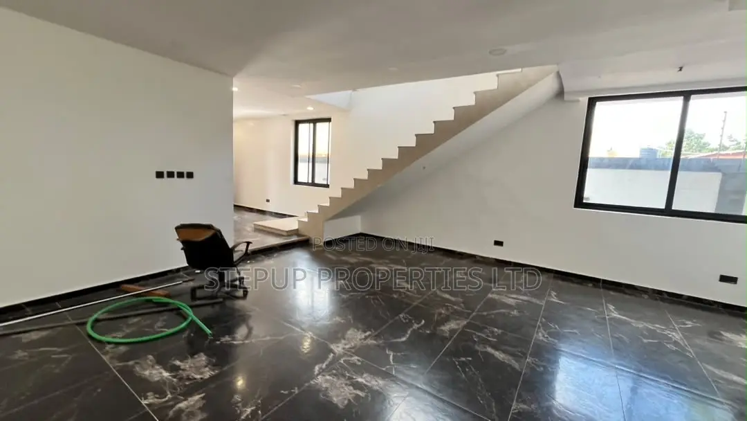 4bdrm House in Roundabout, Tantra Hills for sale in Tantra Hills