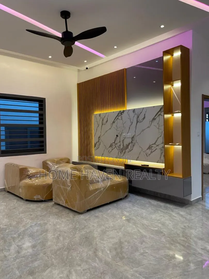 5bdrm House in Ashongman Estate, Police Station for sale in Police Station
