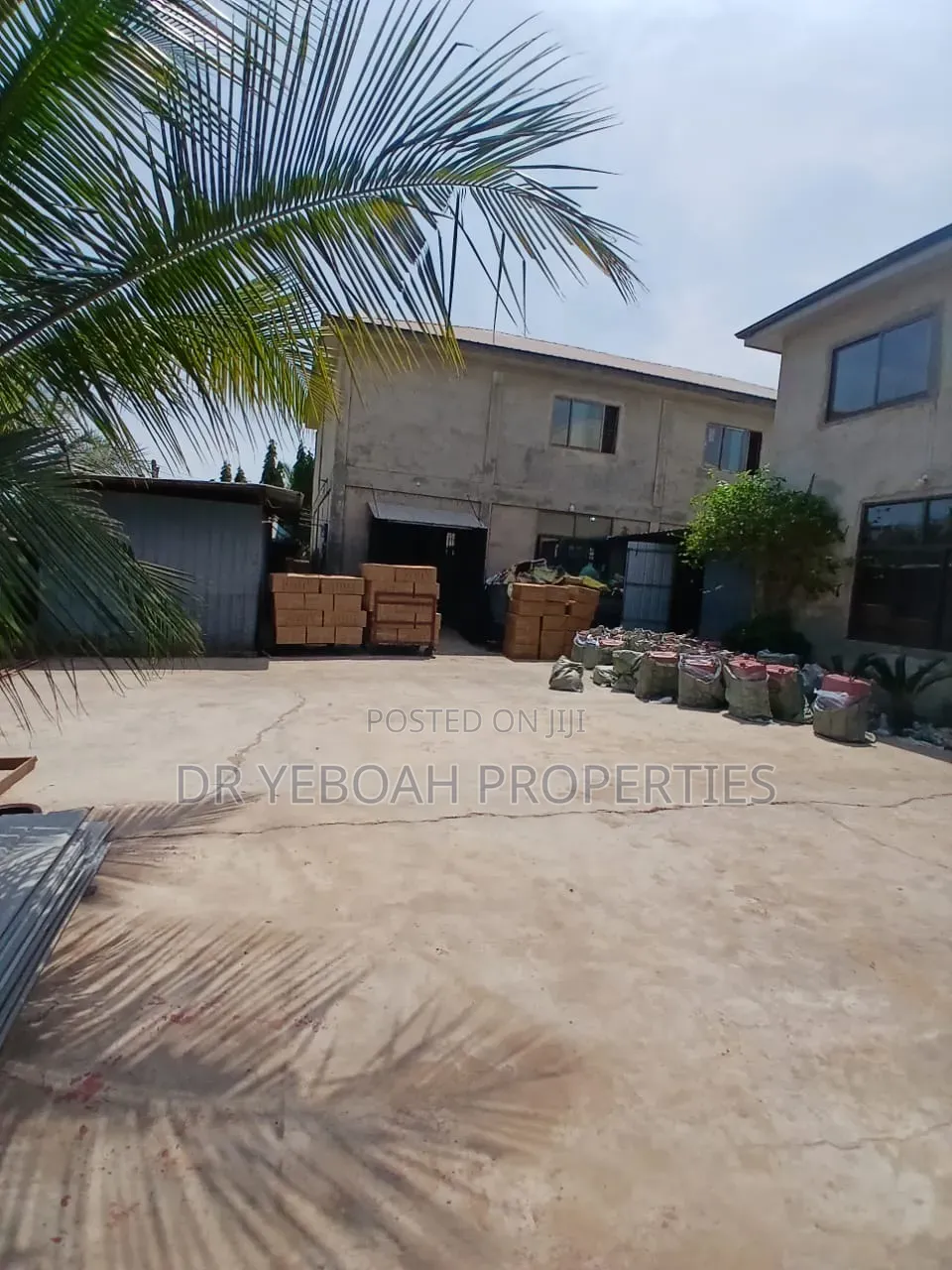 Spintex Flower Pot:- Warehouse With 3 Bedroom for Sale or Rent in Papaye