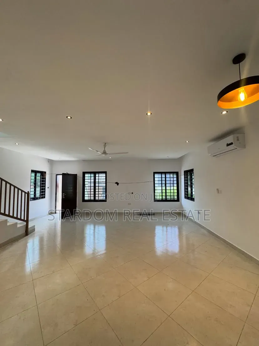 4bdrm Duplex in Oyarifa, Owusu Ansah for sale in Owusu Ansah