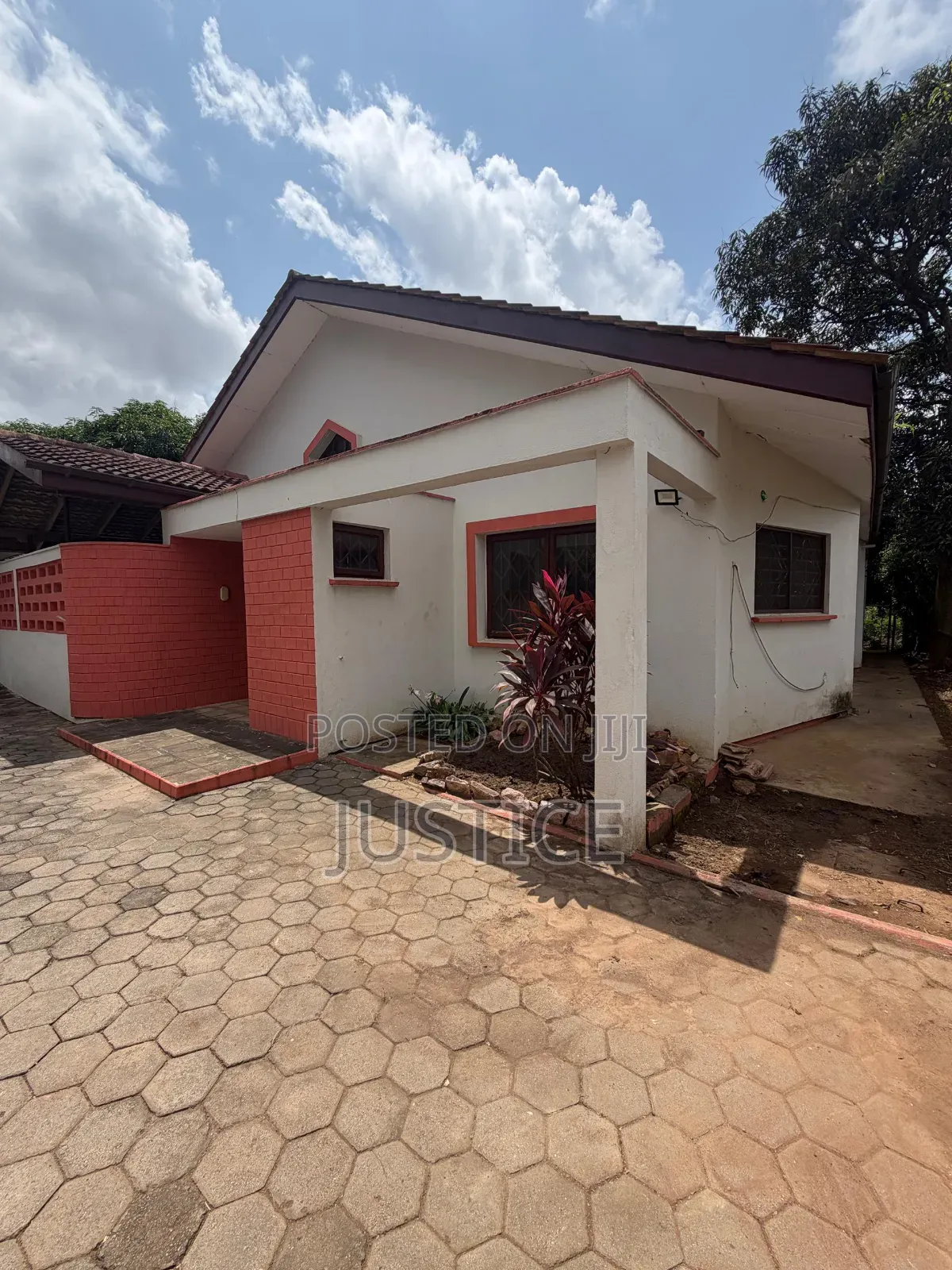 3bdrm House in Acp Main. Estate for rent in Pokuase