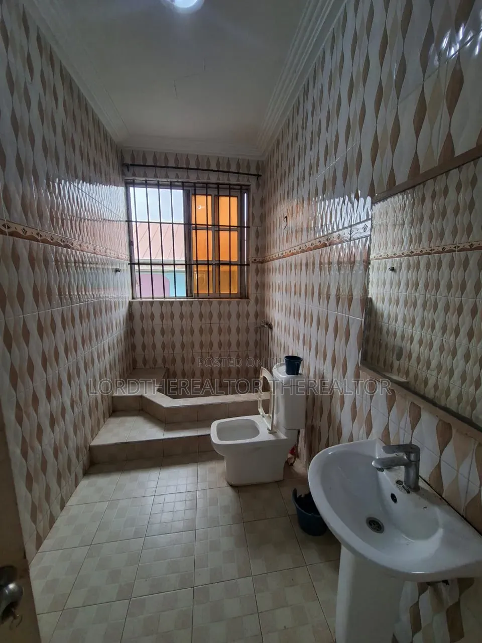 3bdrm Apartment in Kwabenya for rent in Kwabenya
