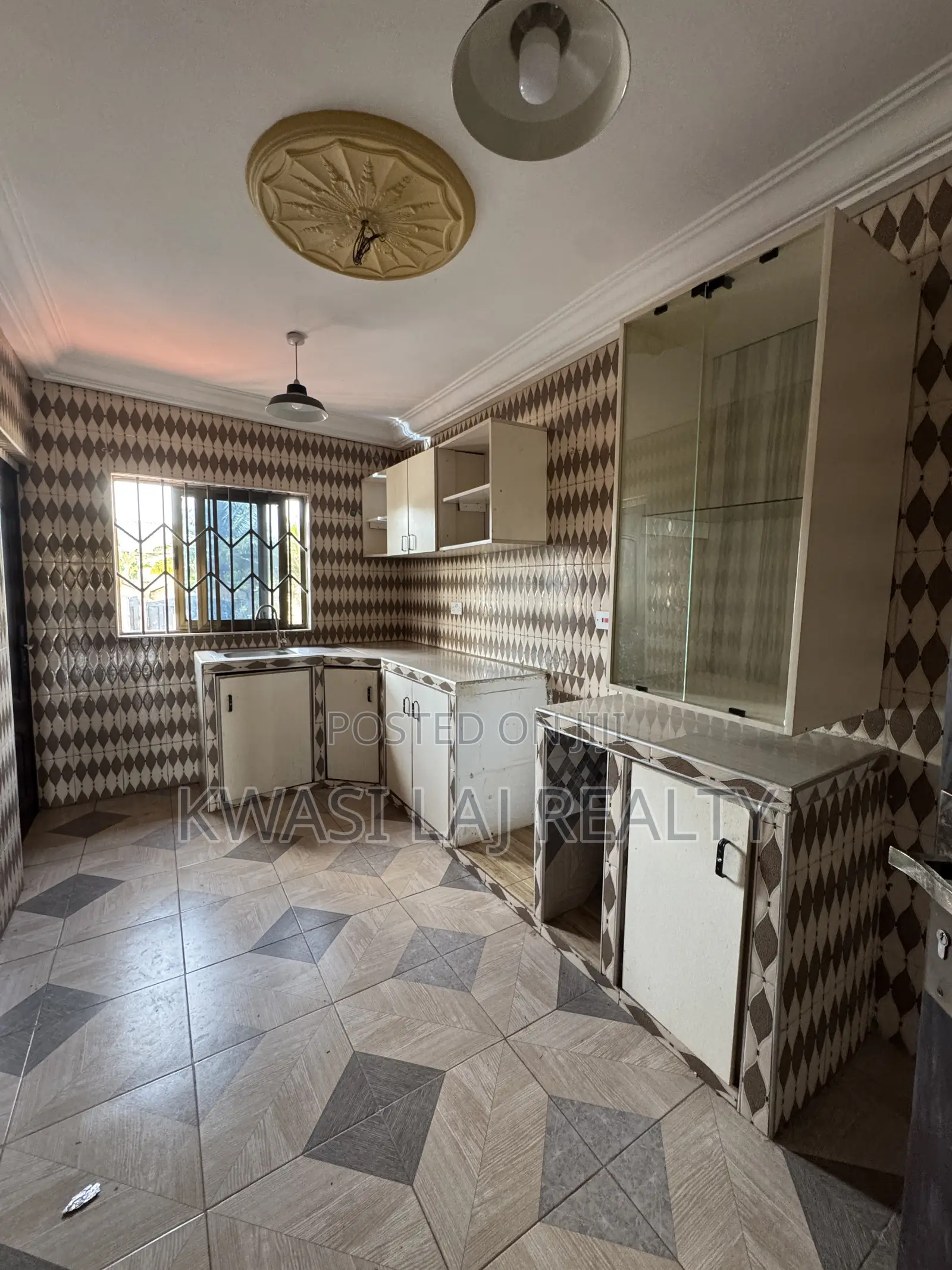 2bdrm Apartment in New Bortianor, Weija for rent in Weija