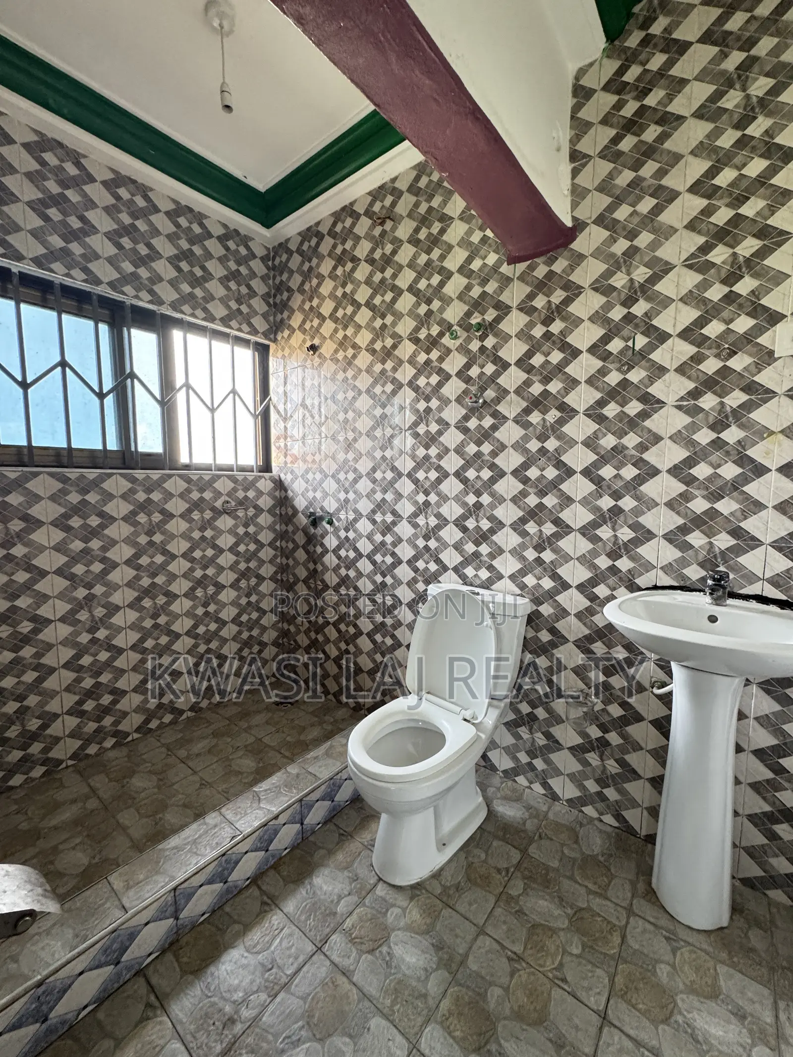2bdrm Apartment in New Bortianor, Weija for rent in Weija