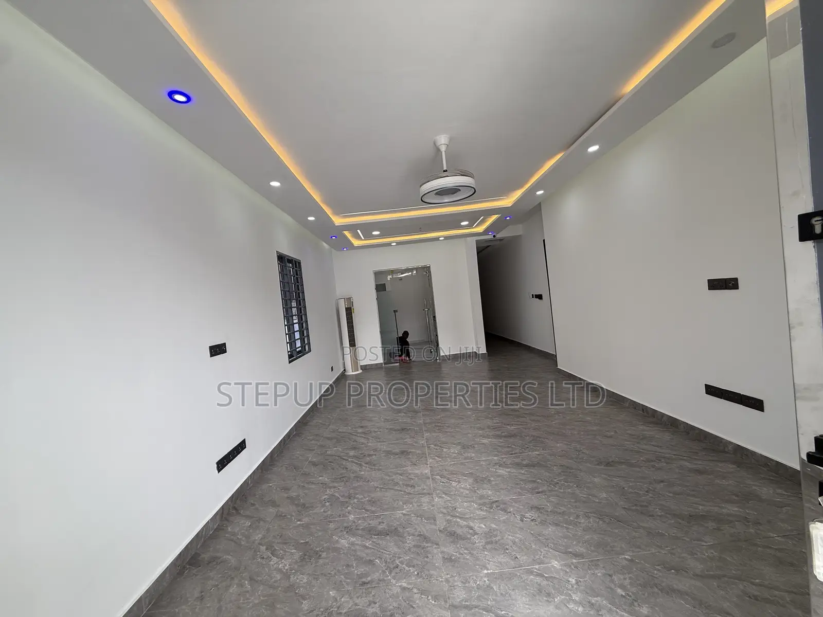 3bdrm House in Lakeside for sale in Lake Side Estate