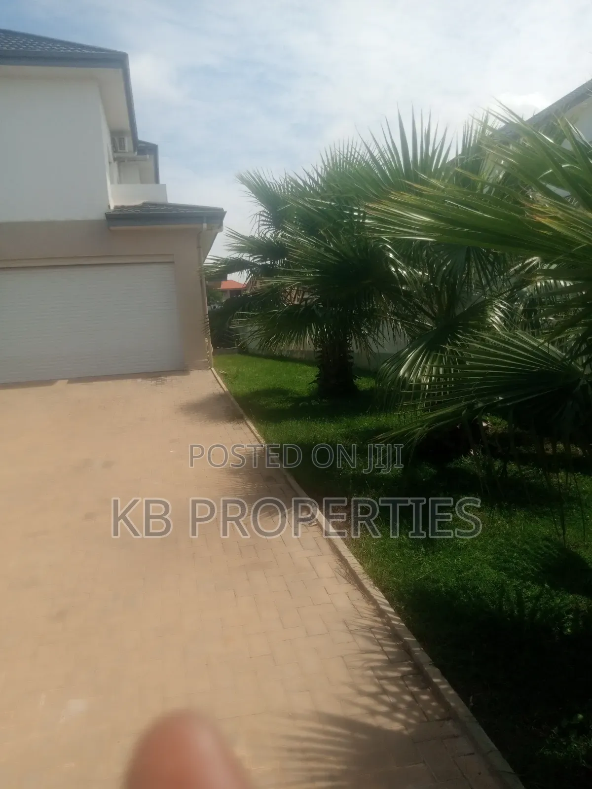 5bdrm Duplex in Kb Properties, Baatsona Total for rent in Baatsona Total