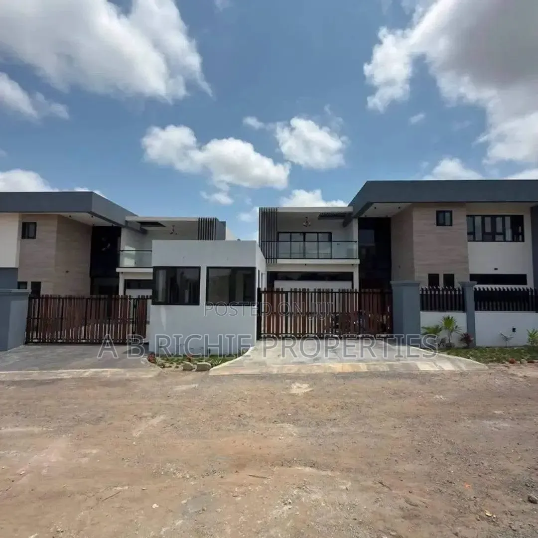 6bdrm House in Ab Richie Properties, Police Station for sale in Police Station