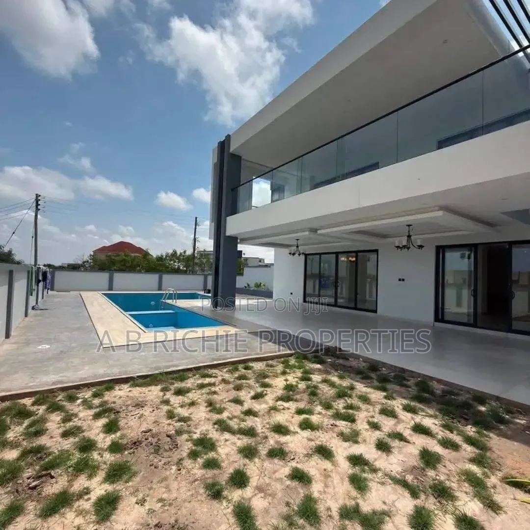 6bdrm House in Ab Richie Properties, Police Station for sale in Police Station