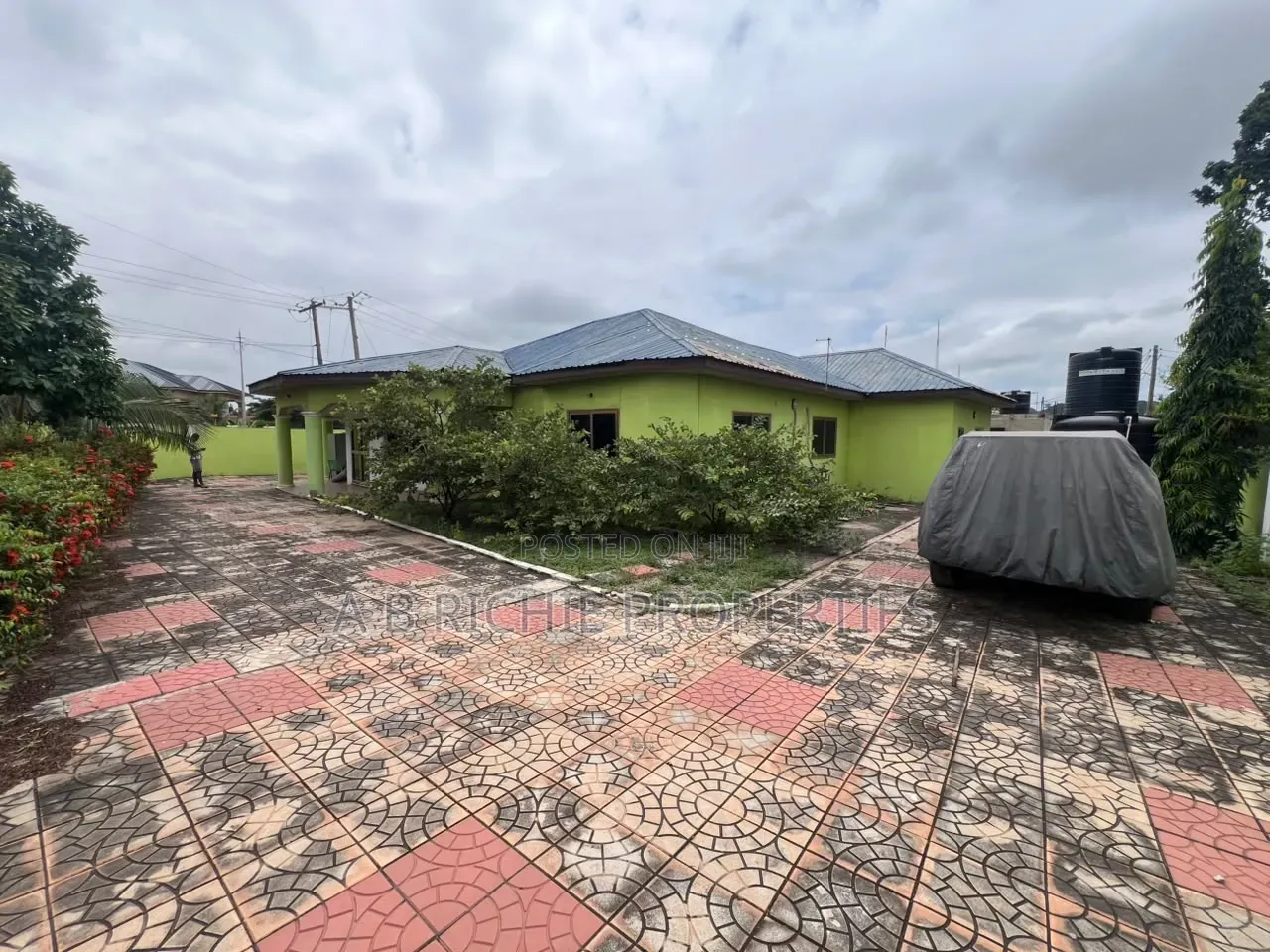 4bdrm Bungalow in Ab Richie Properties, Parakuo Estate for sale in Parakuo Estate