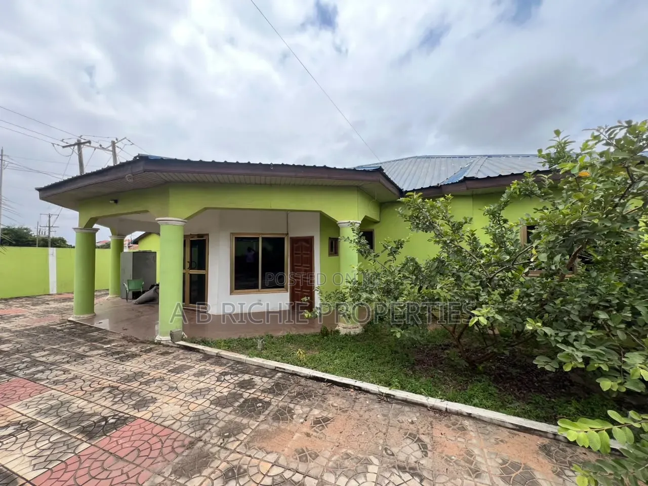 4bdrm Bungalow in Ab Richie Properties, Parakuo Estate for sale in Parakuo Estate