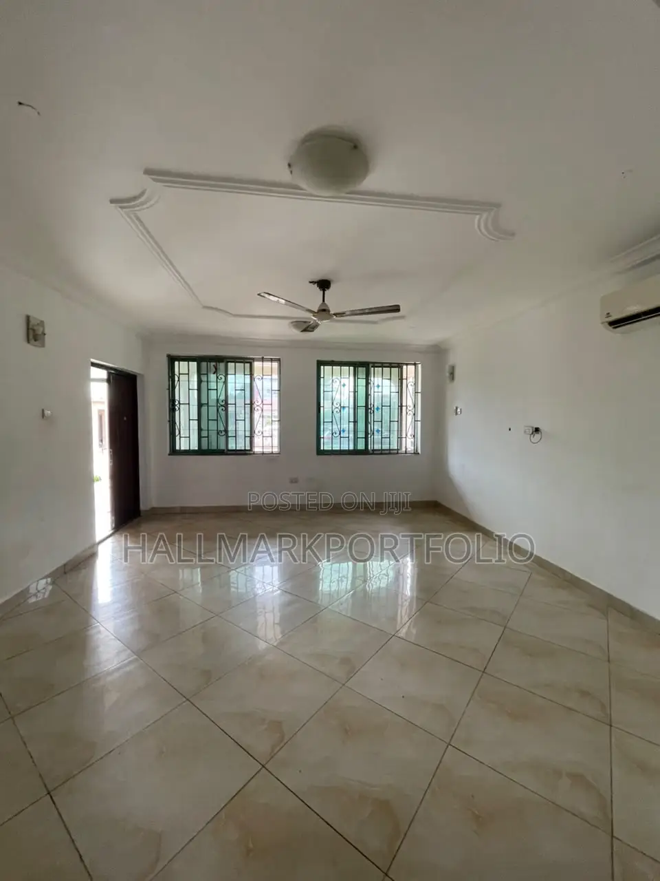 3bdrm Apartment in Madina New Road for rent in Madina
