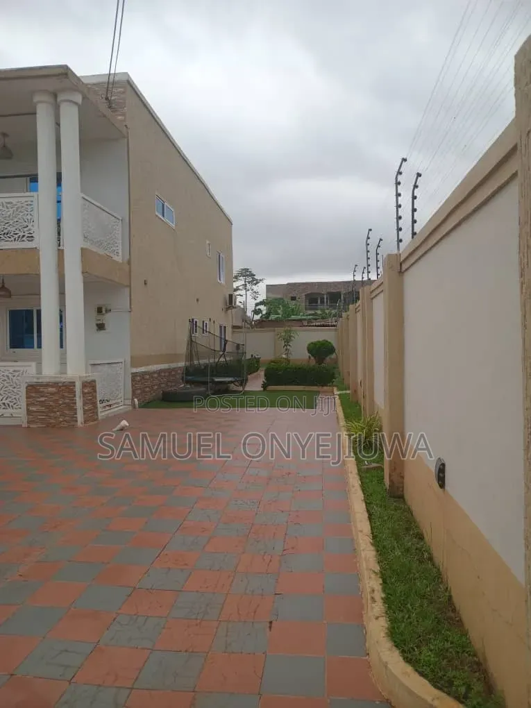 Furnished 4bdrm Duplex in Regi Manuel, Frafraha for sale in Frafraha