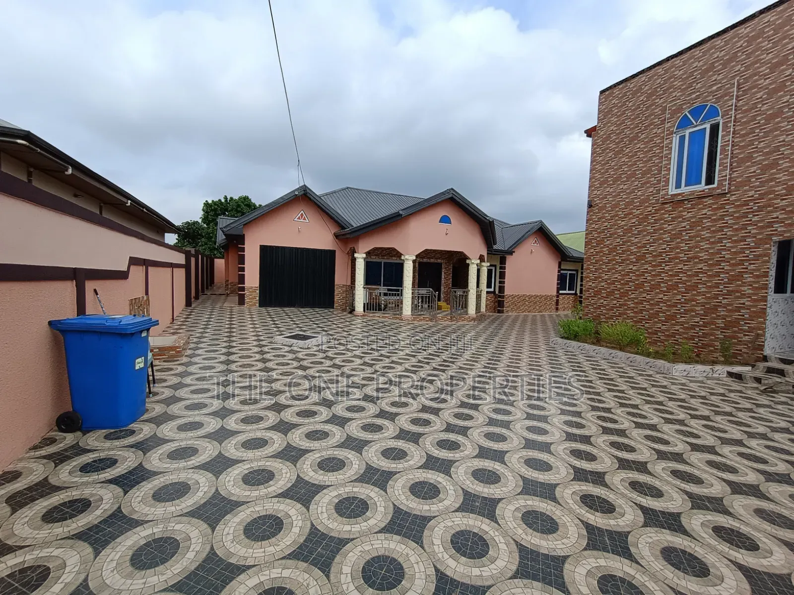 5bdrm House in Kotoku Soldier Land, Amasaman for rent in Amasaman
