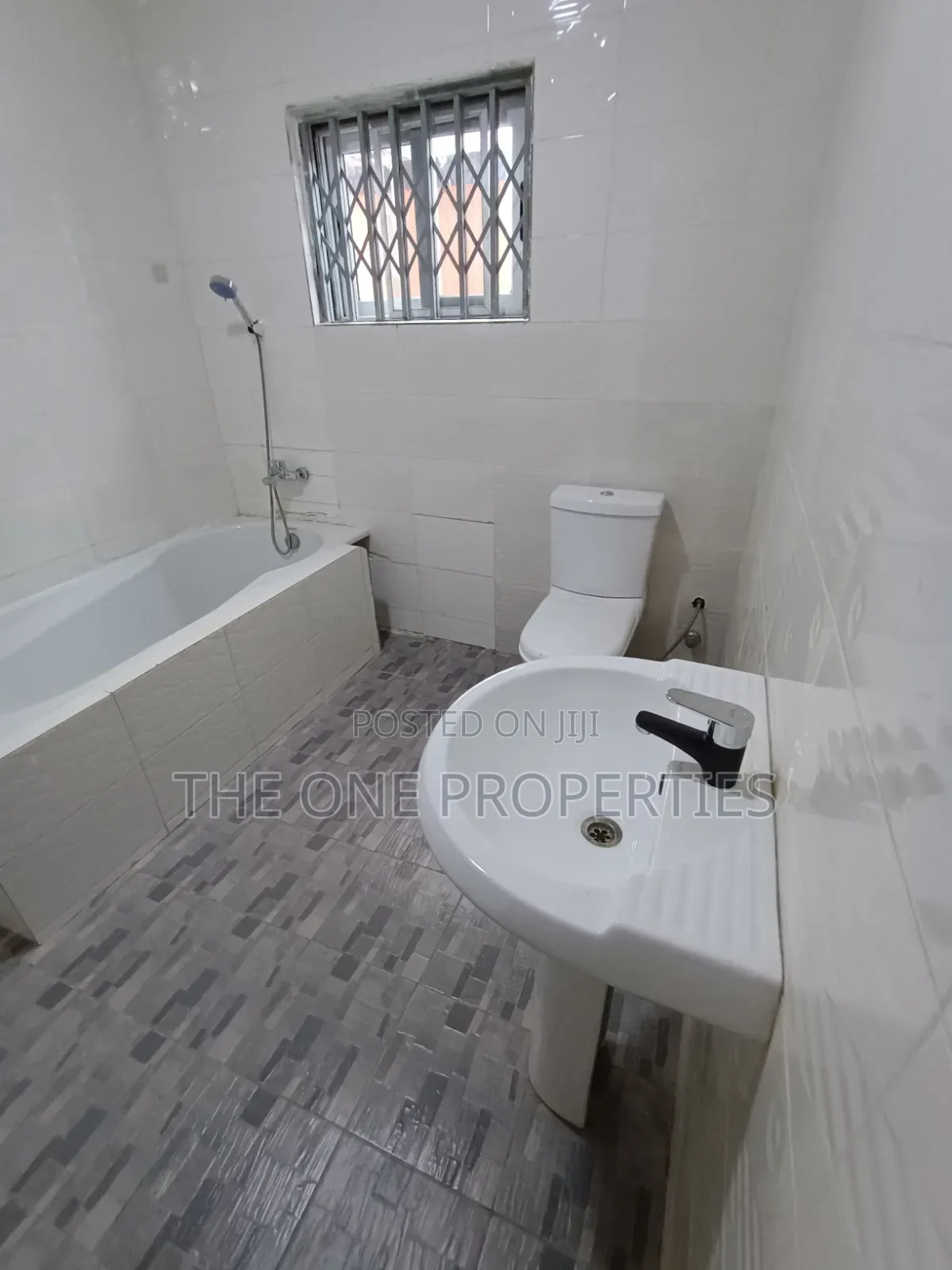 5bdrm House in Kotoku Soldier Land, Amasaman for rent in Amasaman