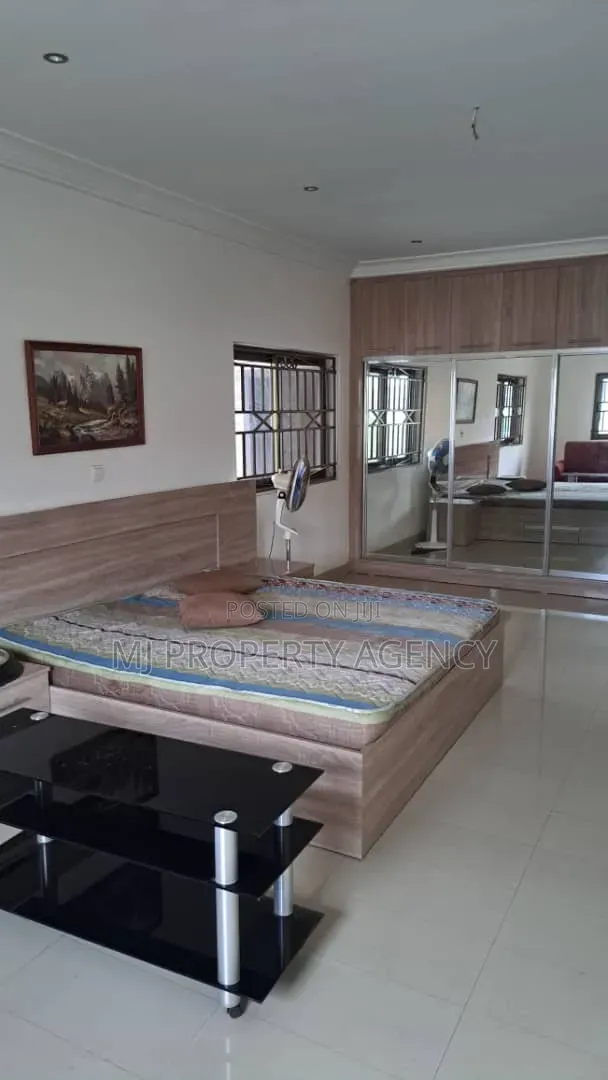 Furnished 5bdrm House in Hfc Estates Phase, Community 25 for rent in Community 25
