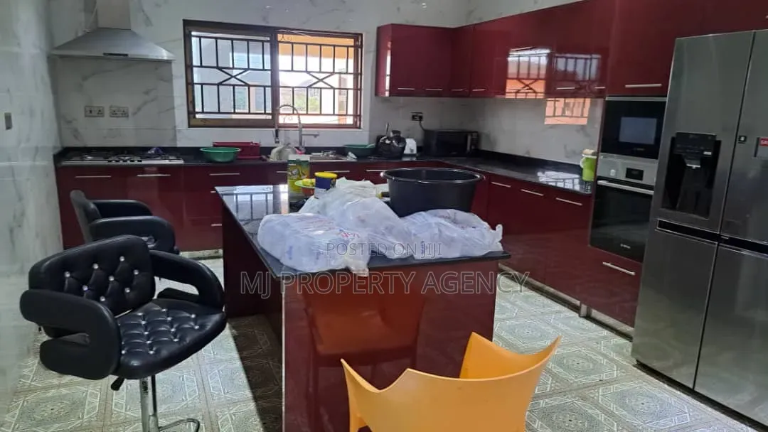 Furnished 5bdrm House in Hfc Estates Phase, Community 25 for rent in Community 25