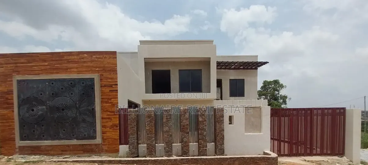 4bdrm Duplex in Kotei Deduako, Kumasi Metropolitan for sale in Kumasi Metropolitan