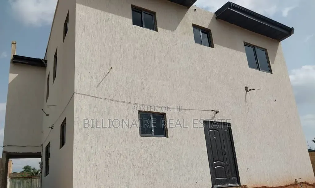 4bdrm Duplex in Kotei Deduako, Kumasi Metropolitan for sale in Kumasi Metropolitan