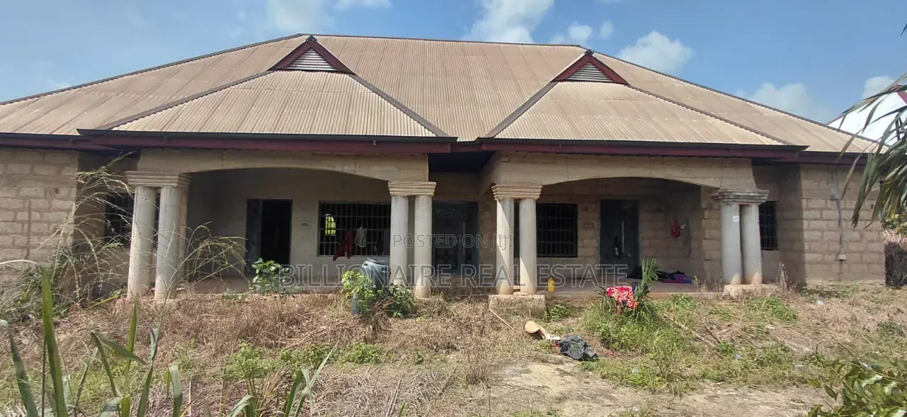 6bdrm House in Atonsu 9, Kumasi Metropolitan for sale in Kumasi Metropolitan