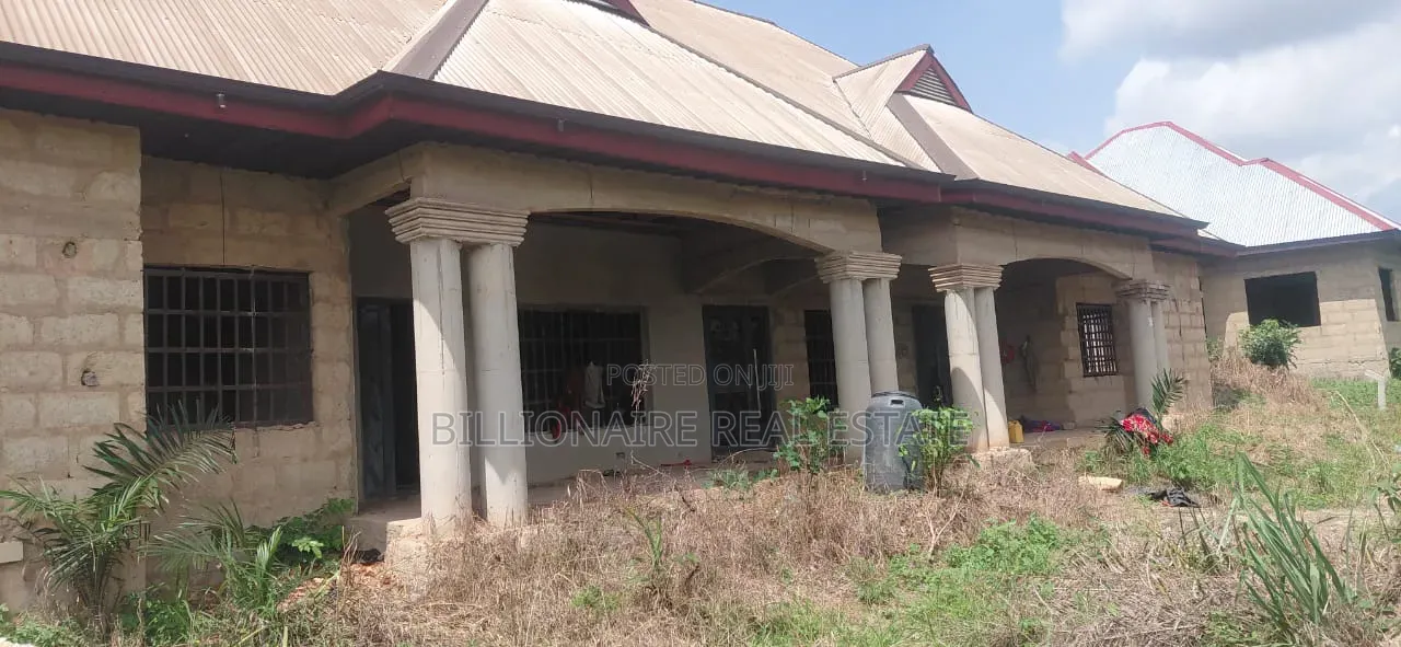 6bdrm House in Atonsu 9, Kumasi Metropolitan for sale in Kumasi Metropolitan
