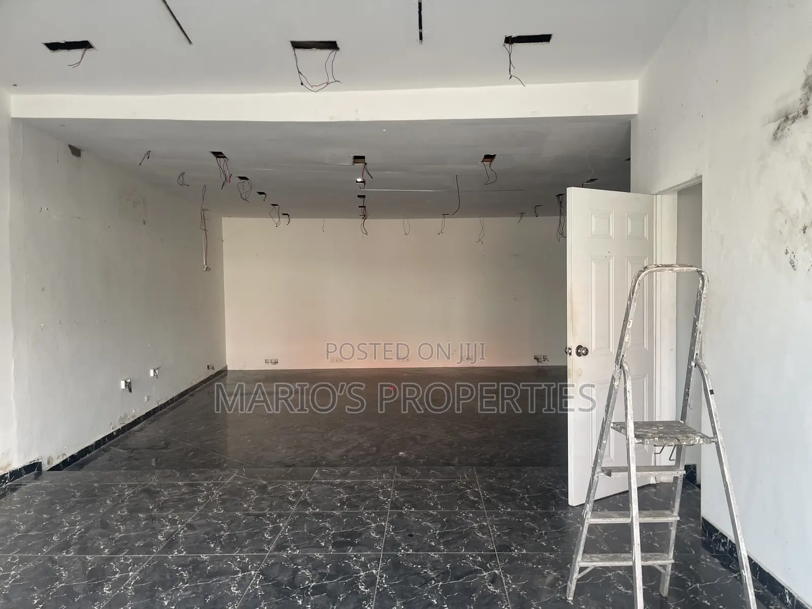 Shop for Rent in American House