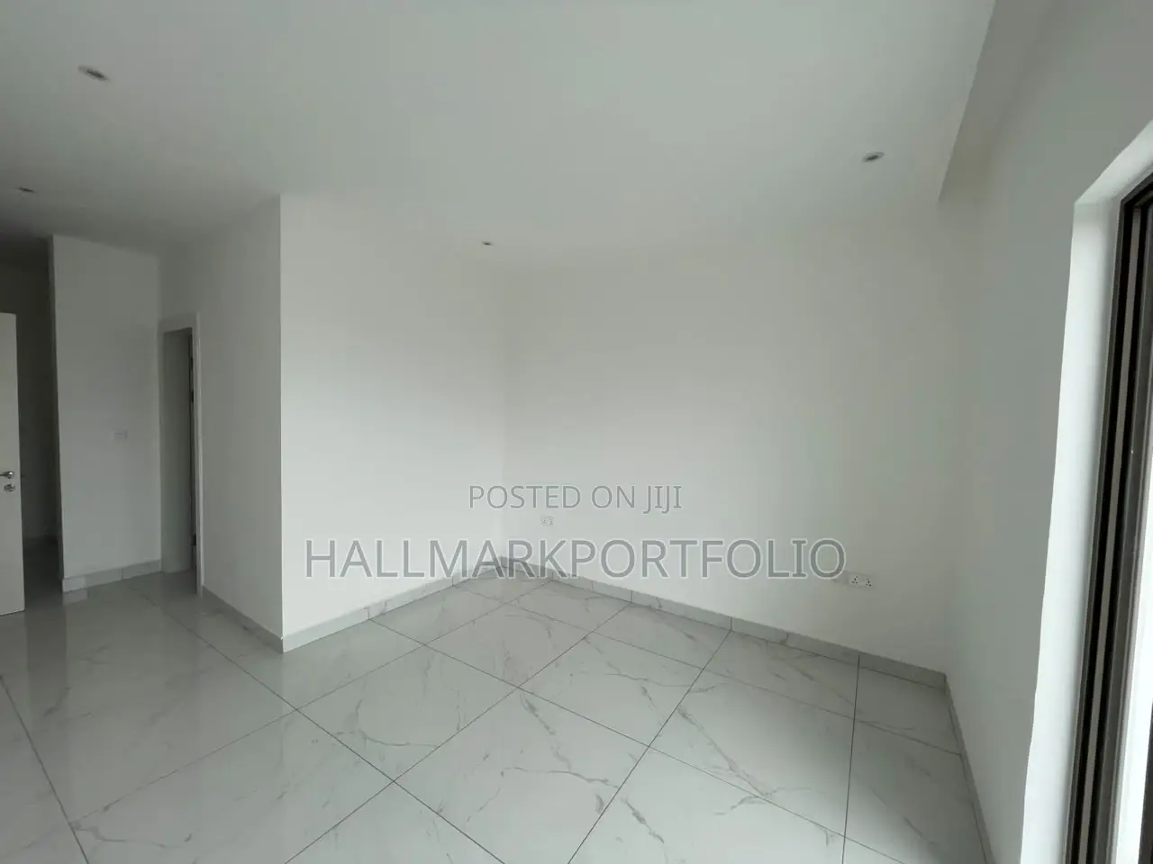 2bdrm Penthouse in Airport Residential for sale in Airport Residential Area