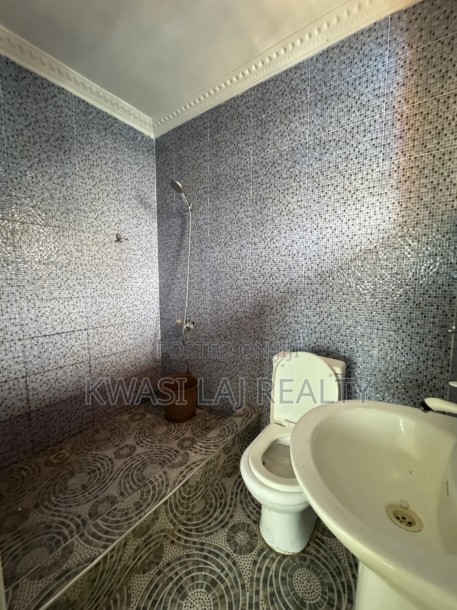 1bdrm Apartment in Oshiyie Kokrobite, Weija for rent in Weija