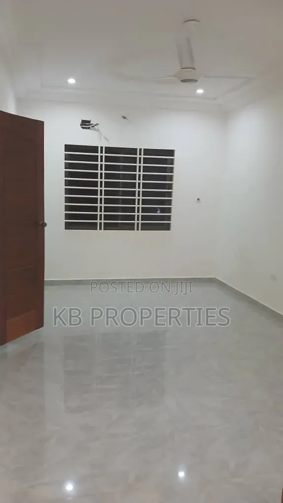 5bdrm House in Kb Properties, Baatsona Total for rent in Baatsona Total