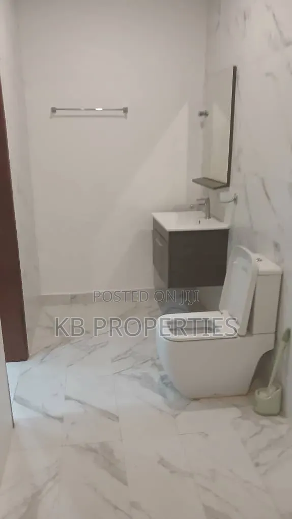 5bdrm House in Kb Properties, Baatsona Total for rent in Baatsona Total