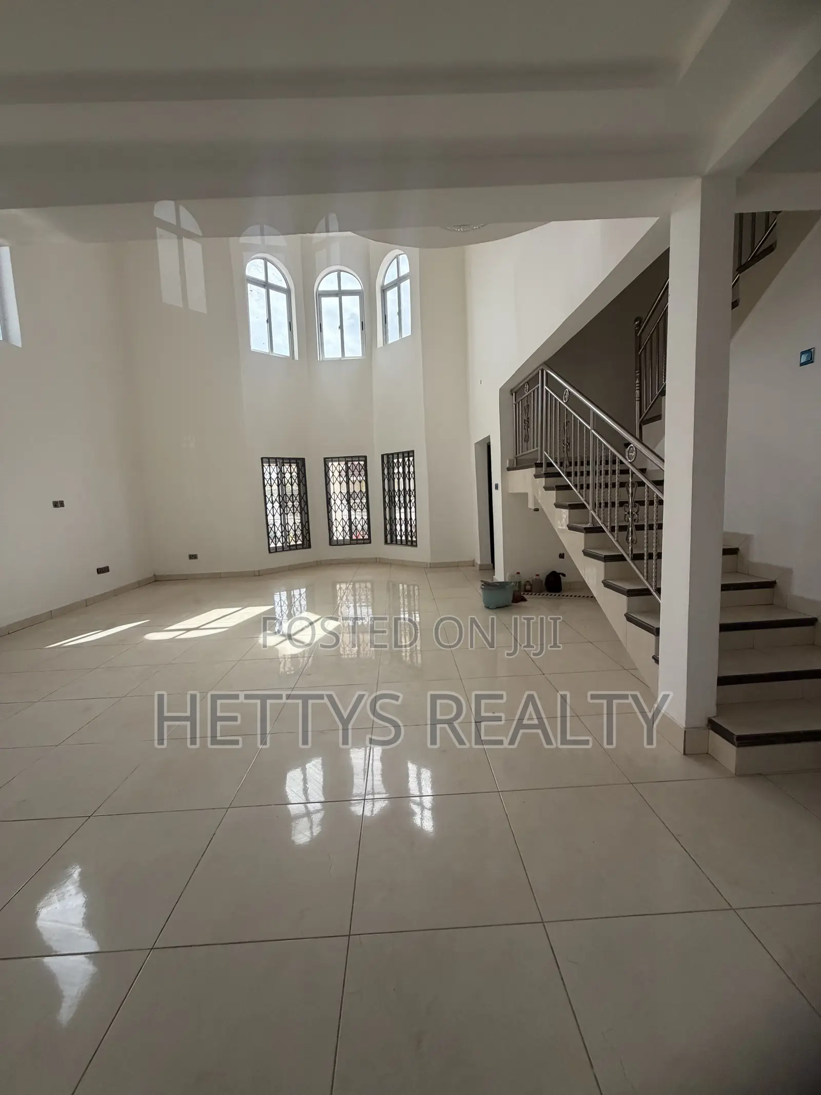 6bdrm House in Madina for sale in Madina