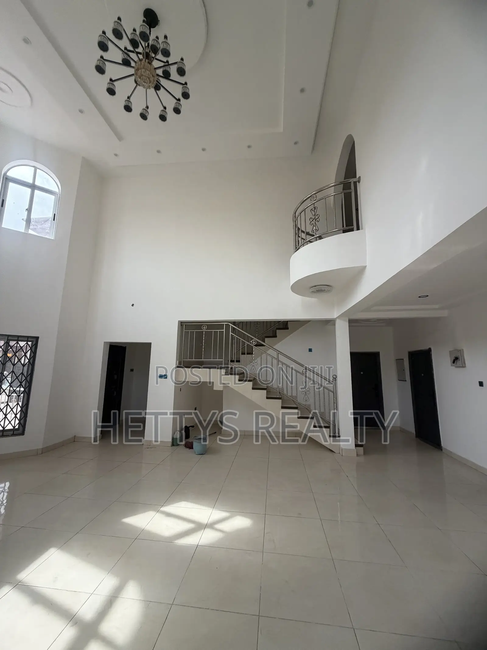6bdrm House in Madina for sale in Madina