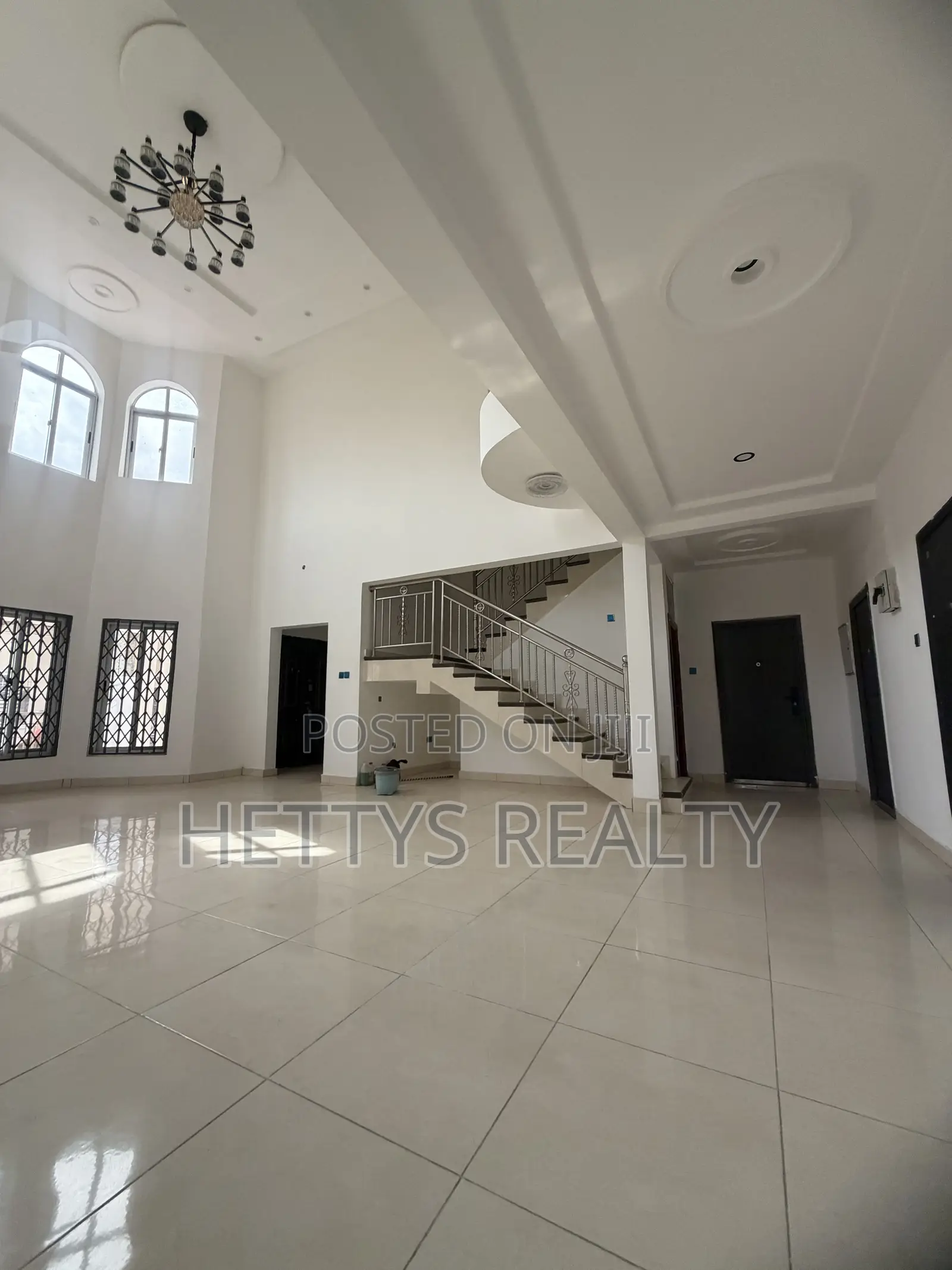 6bdrm House in Madina for sale in Madina
