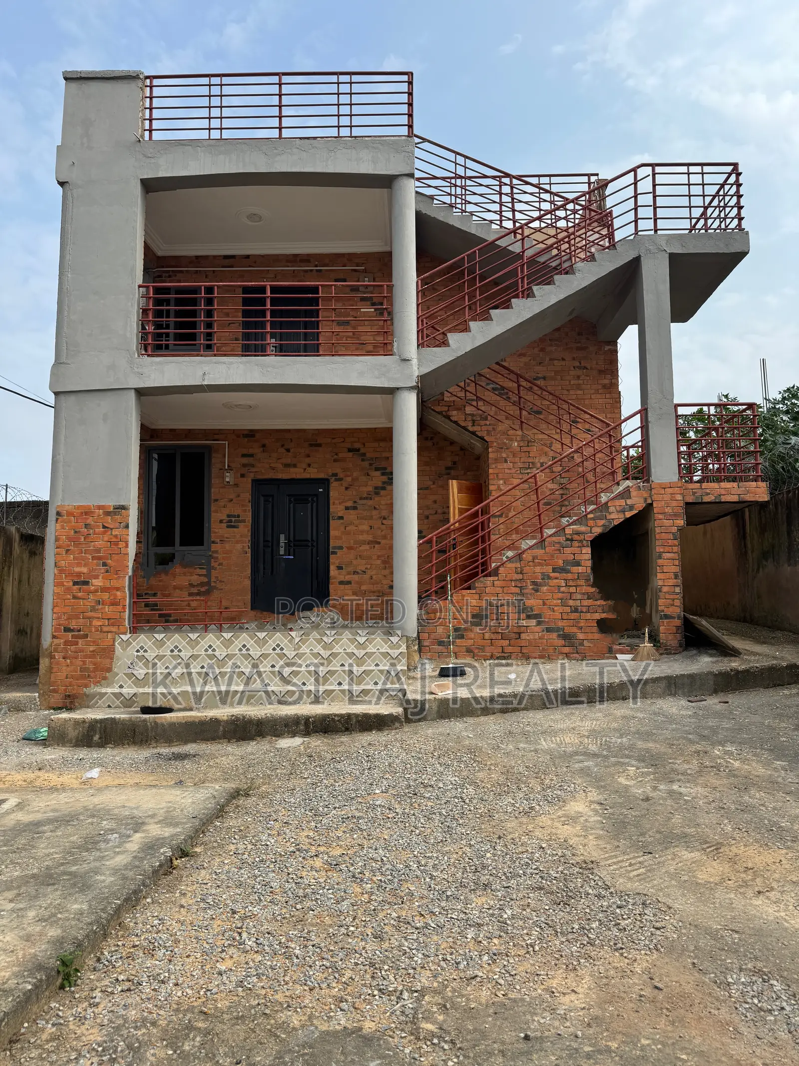 3bdrm Apartment in Inside New Bortianor, Weija for rent in Weija