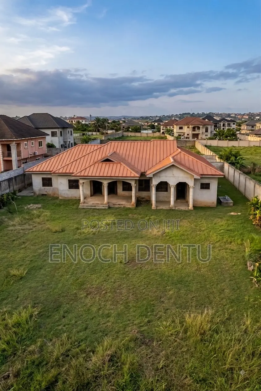 6bdrm House in Kumasi Metropolitan for sale in Kumasi Metropolitan