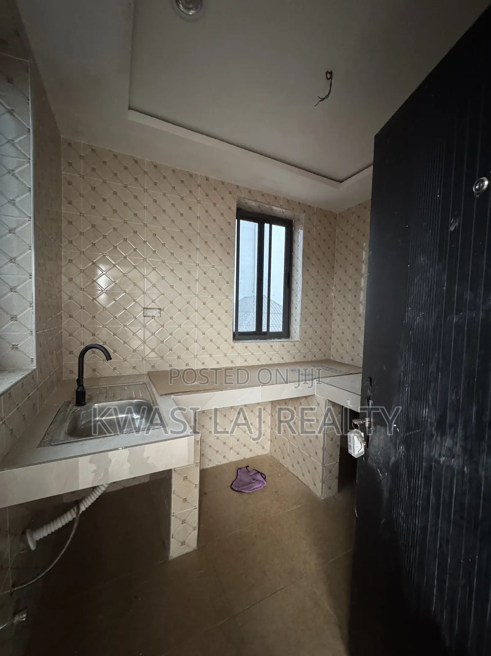 2bdrm Apartment in Redtop, Weija for rent in Weija