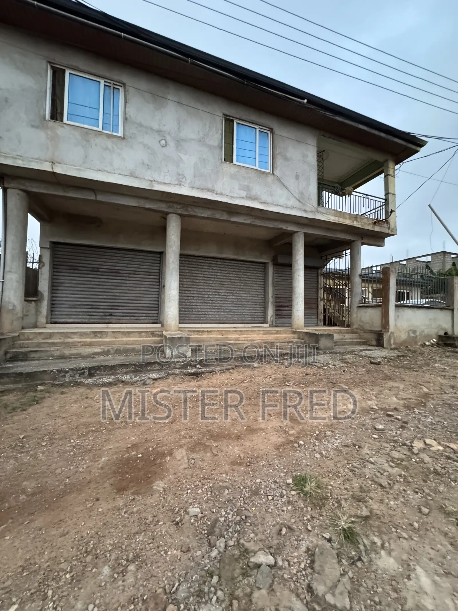 9bdrm House in Redtop, Weija for sale in Weija